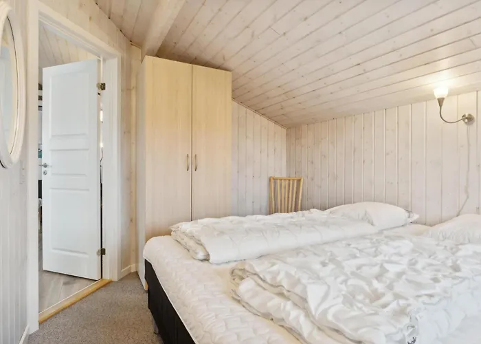 1094 * Bjerregård